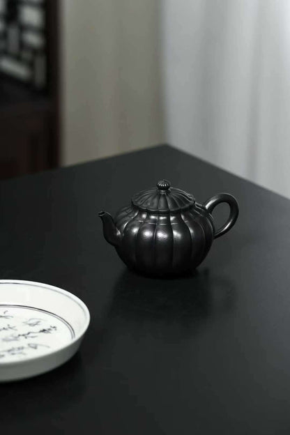 宜興紫砂壷（中国茶器）『筋紋菊蕾』