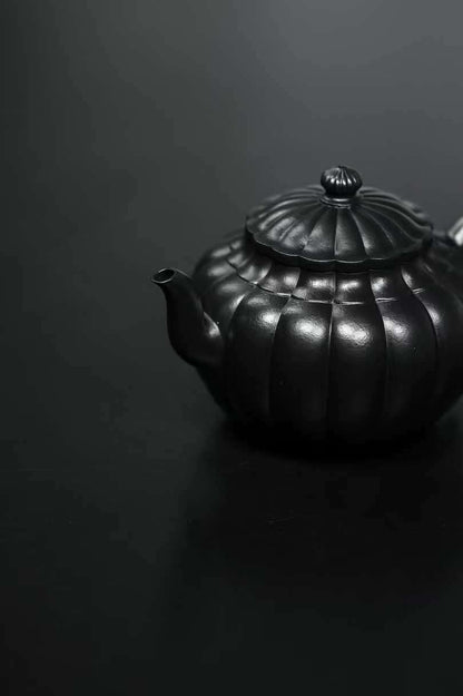 宜興紫砂壷（中国茶器）『筋紋菊蕾』