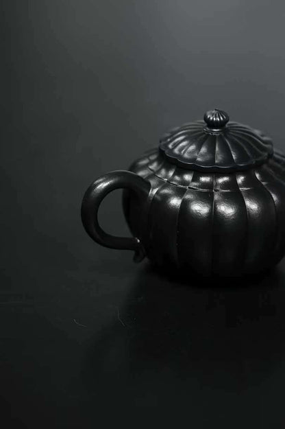 宜興紫砂壷（中国茶器）『筋紋菊蕾』